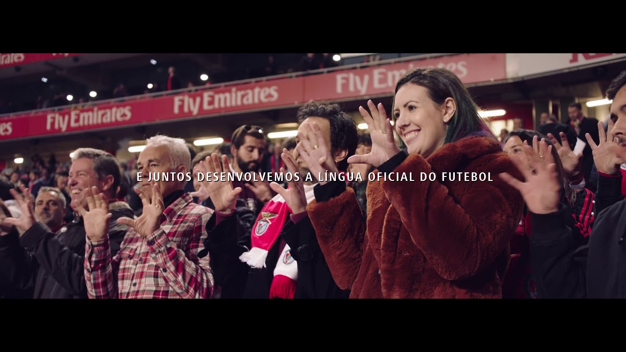 Huawei ensina a &ldquo;l&iacute;ngua gestual do futebol&rdquo; aos espectadores