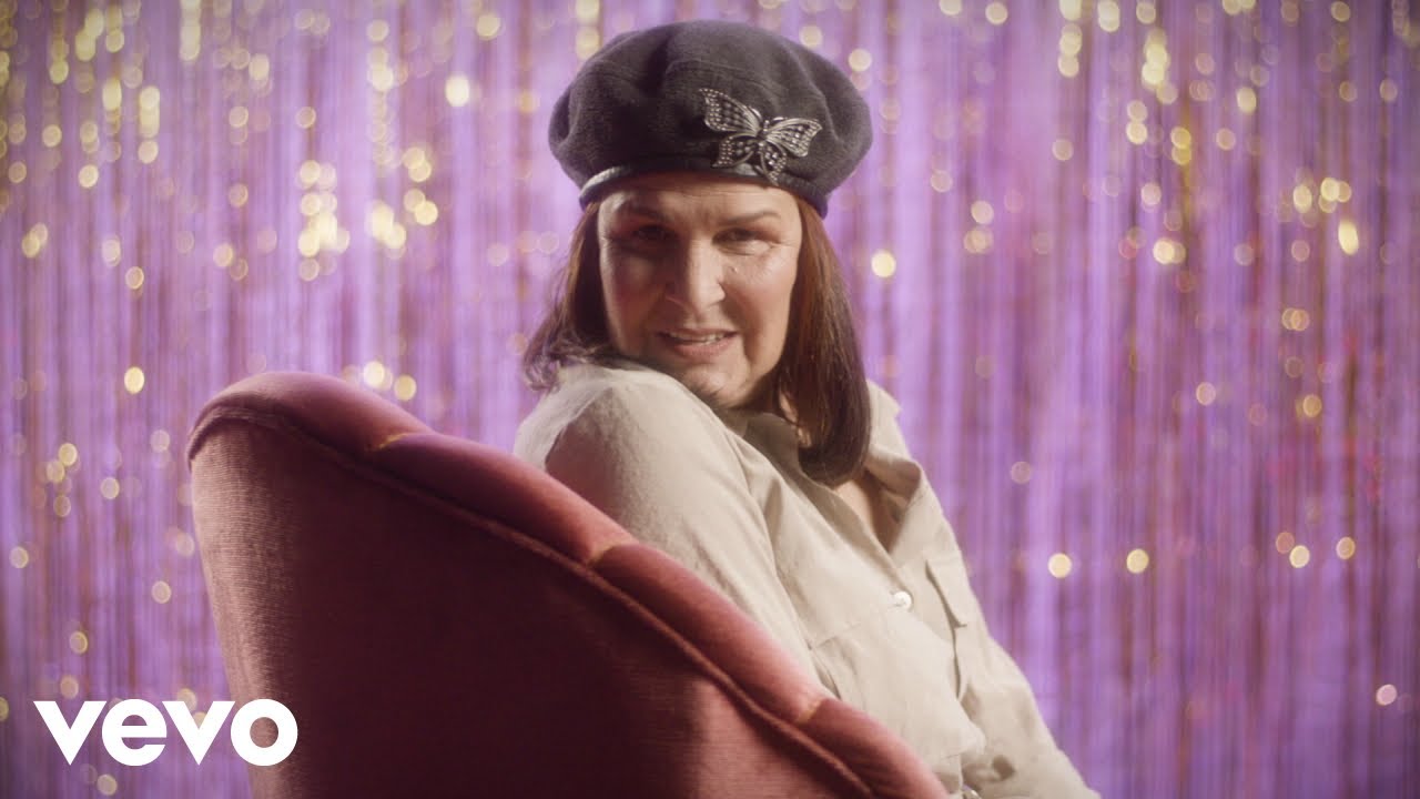 Lena d’&Aacute;gua est&aacute; de regresso com o single “Grande Festa”