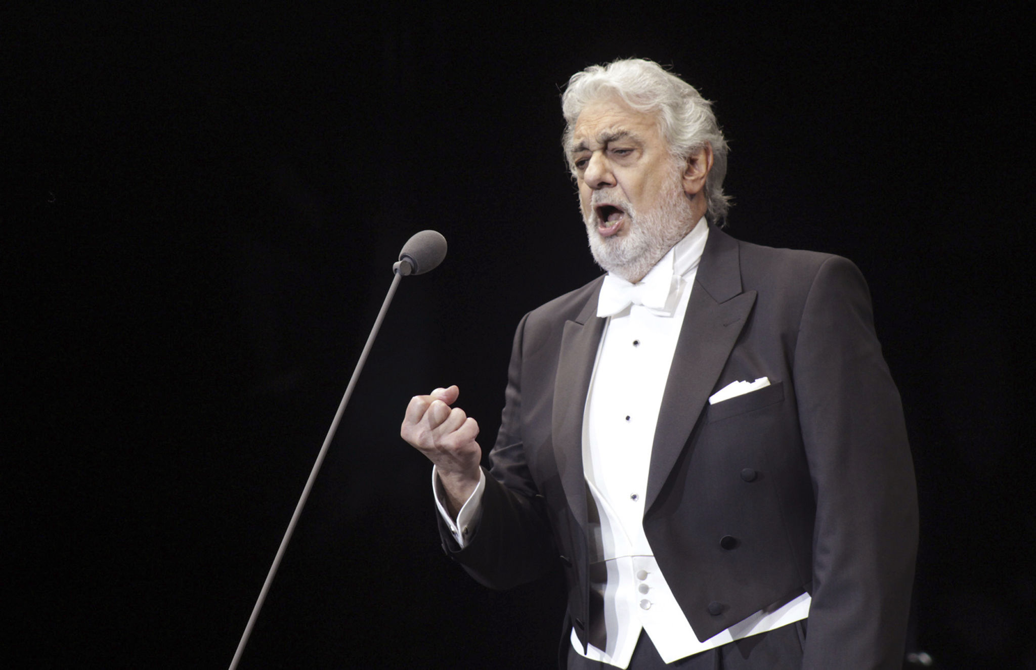 Tenor Pl&aacute;cido Domingo infetado com COVID-19
