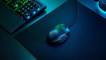 https___hybrismediaprod.blob.core.windows.net_sys-master-phoenix-images-container_h49_hb0_9138390925342_razer-naga-x-gallery-01