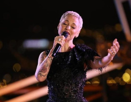 TVI: Mariza canta “Gaivota”, de Am&aacute;lia Rodrigues, junto ao Cristo Rei e com fogo de artif&iacute;cio