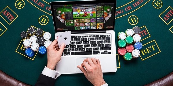 casino, Efeitos do Confinamento nos Casinos e a expansão dos Casinos Online