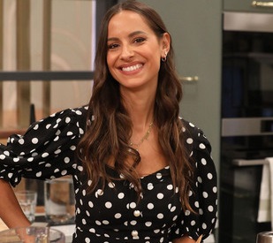 “Estamos em Casa”: Mariana Monteiro estreia-se como apresentadora no novo programa da SIC