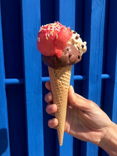 Dr. Bernard abre Ice Cream Disco Corner na Costa da Caparica