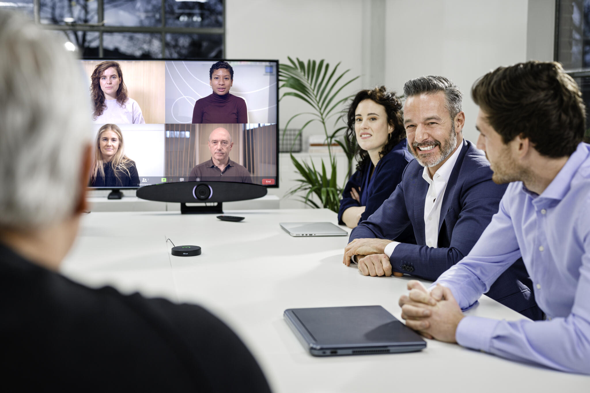 Trust apresenta IRIS, uma nova solu&ccedil;&atilde;o Plug and Play para videoconfer&ecirc;ncia