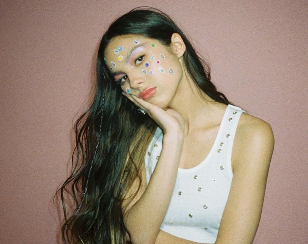 “Sour”: &aacute;lbum de estreia de Olivia Rodrigo chega em maio