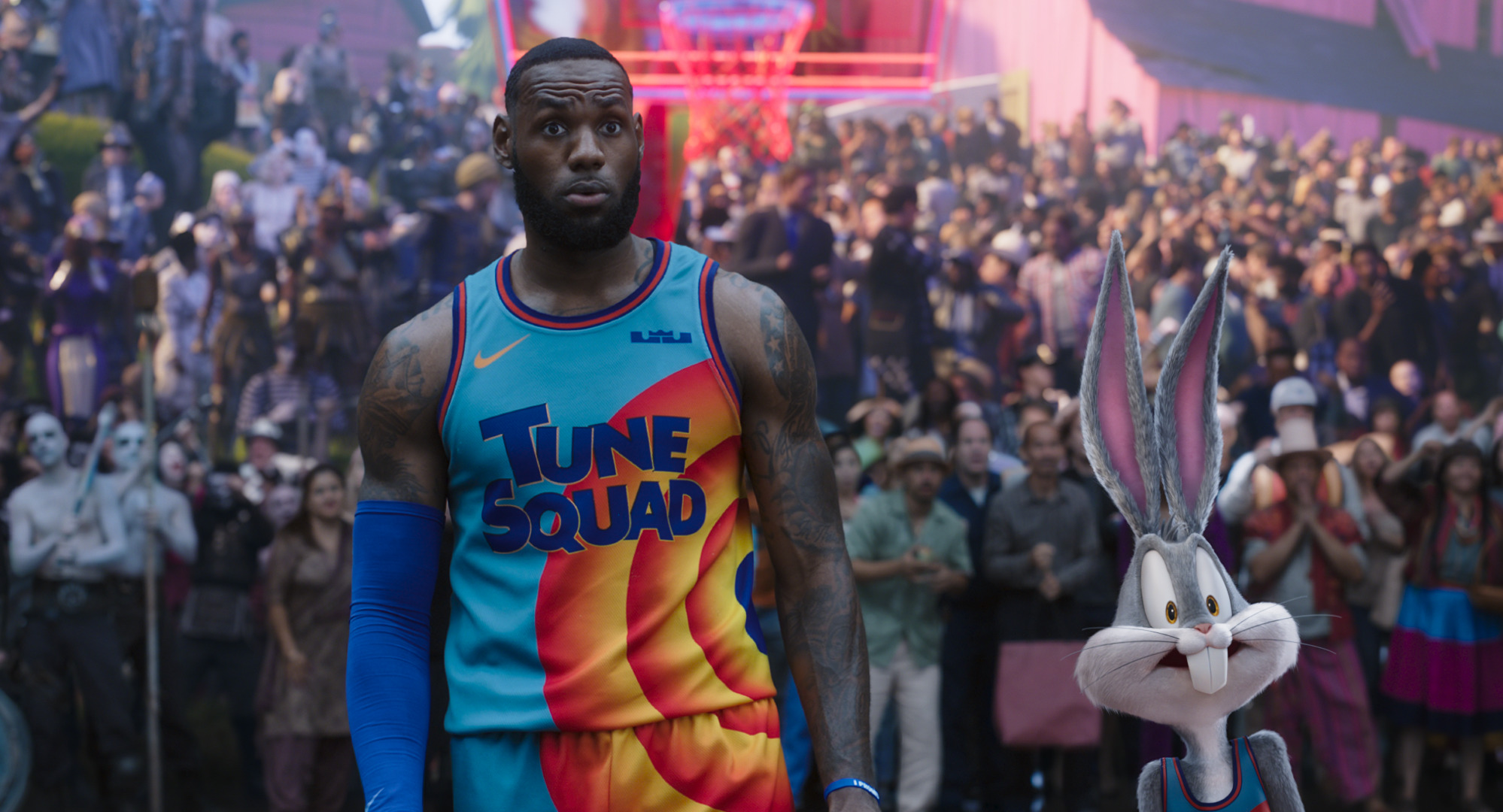 Space Jam – Uma Nova Era junta LeBron James e Bugs Bunny e chegou hoje aos cinemas