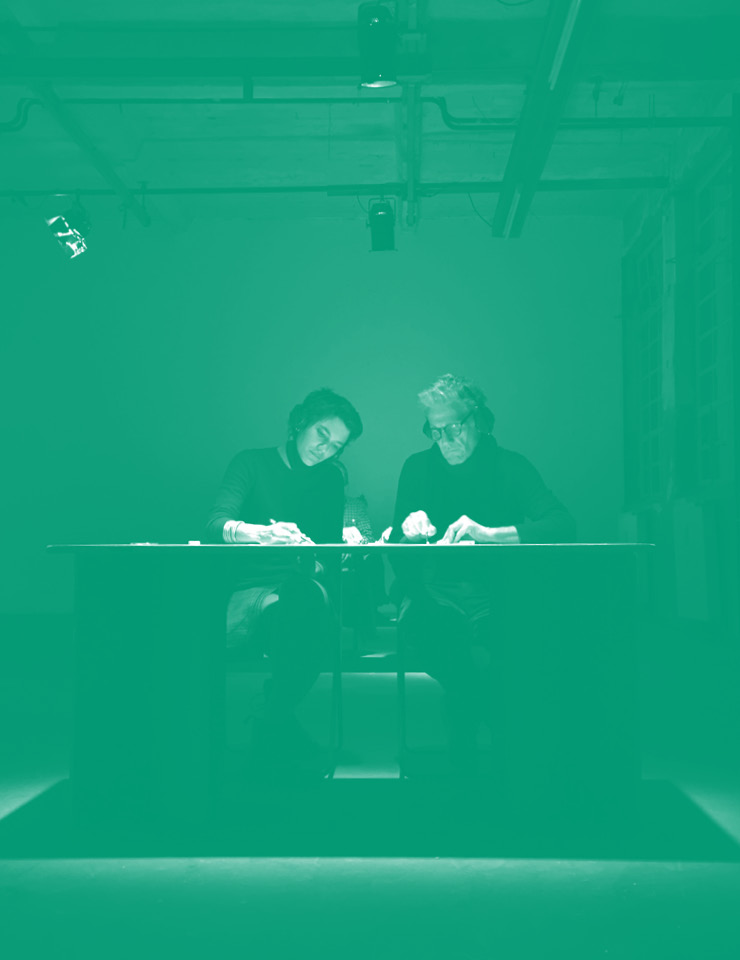 , ANT HAMPTON E TIM ETCHELLS Not to Scale
