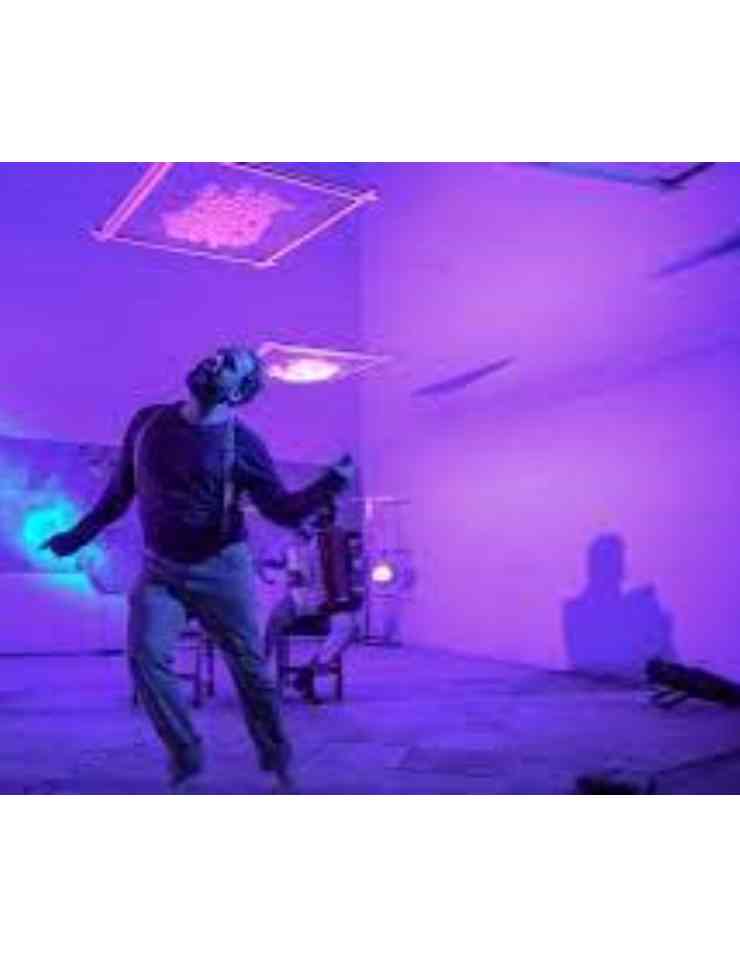 “Josefina la galina puso un huevo en la cocina”