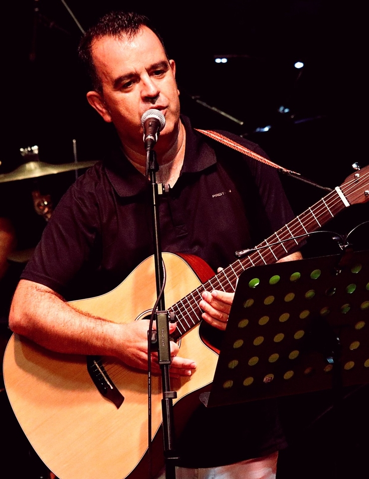 NO TEMPO DE AM&Aacute;LIA – Lu&iacute;s Antunes