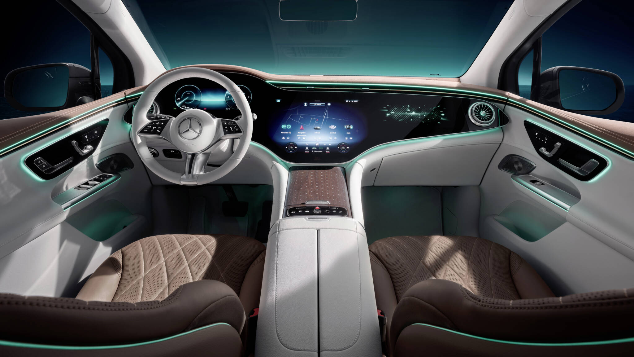 Primeiro vislumbre do interior do novo EQE SUV