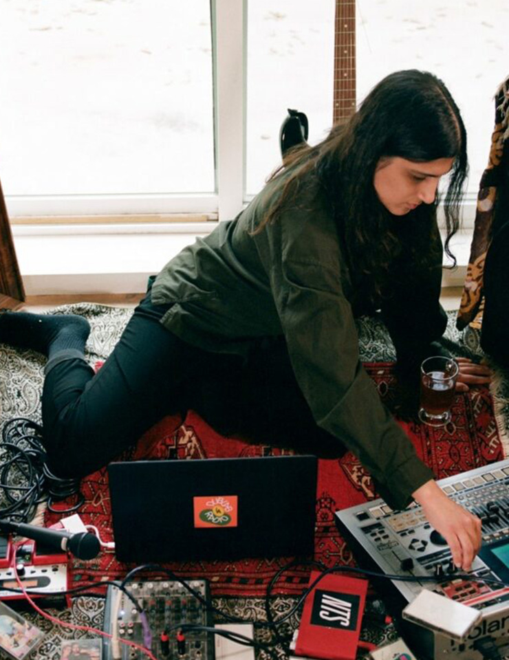 Bola de Cristal c/ Maral + Fantasia Radical