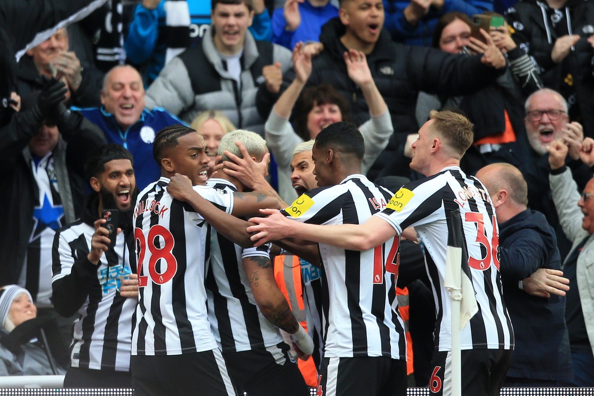 Newcastle arrasa Tottenham