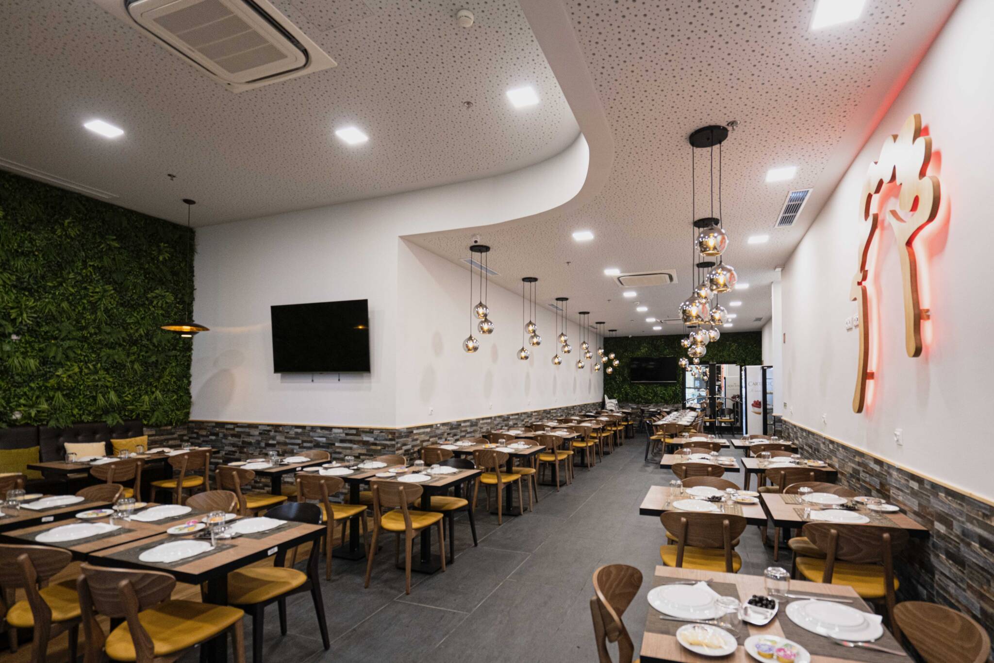 Sr. Frango da Guia renova imagem e traz novidades ao Colombo