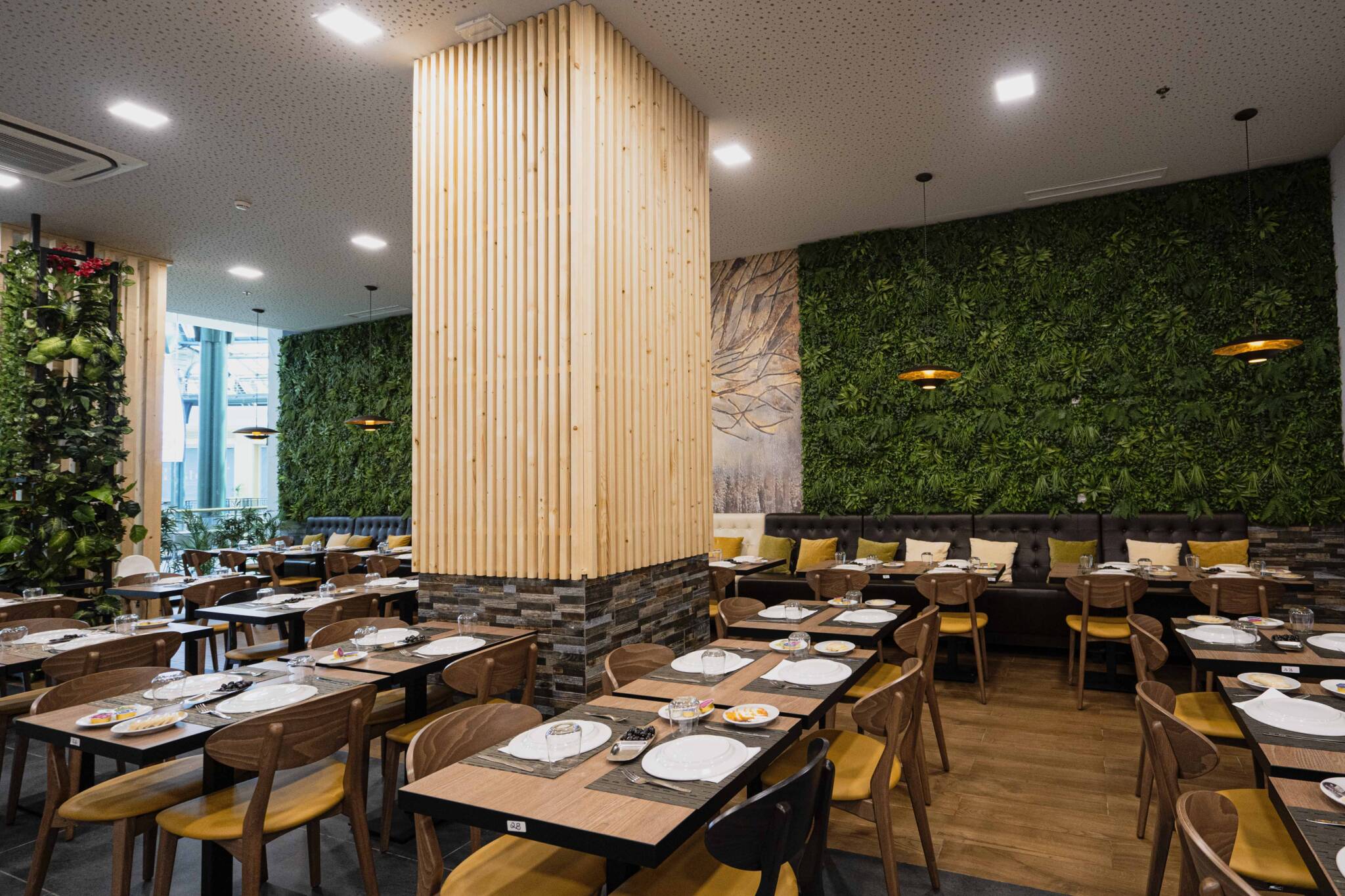 Sr. Frango da Guia renova imagem e traz novidades ao Colombo