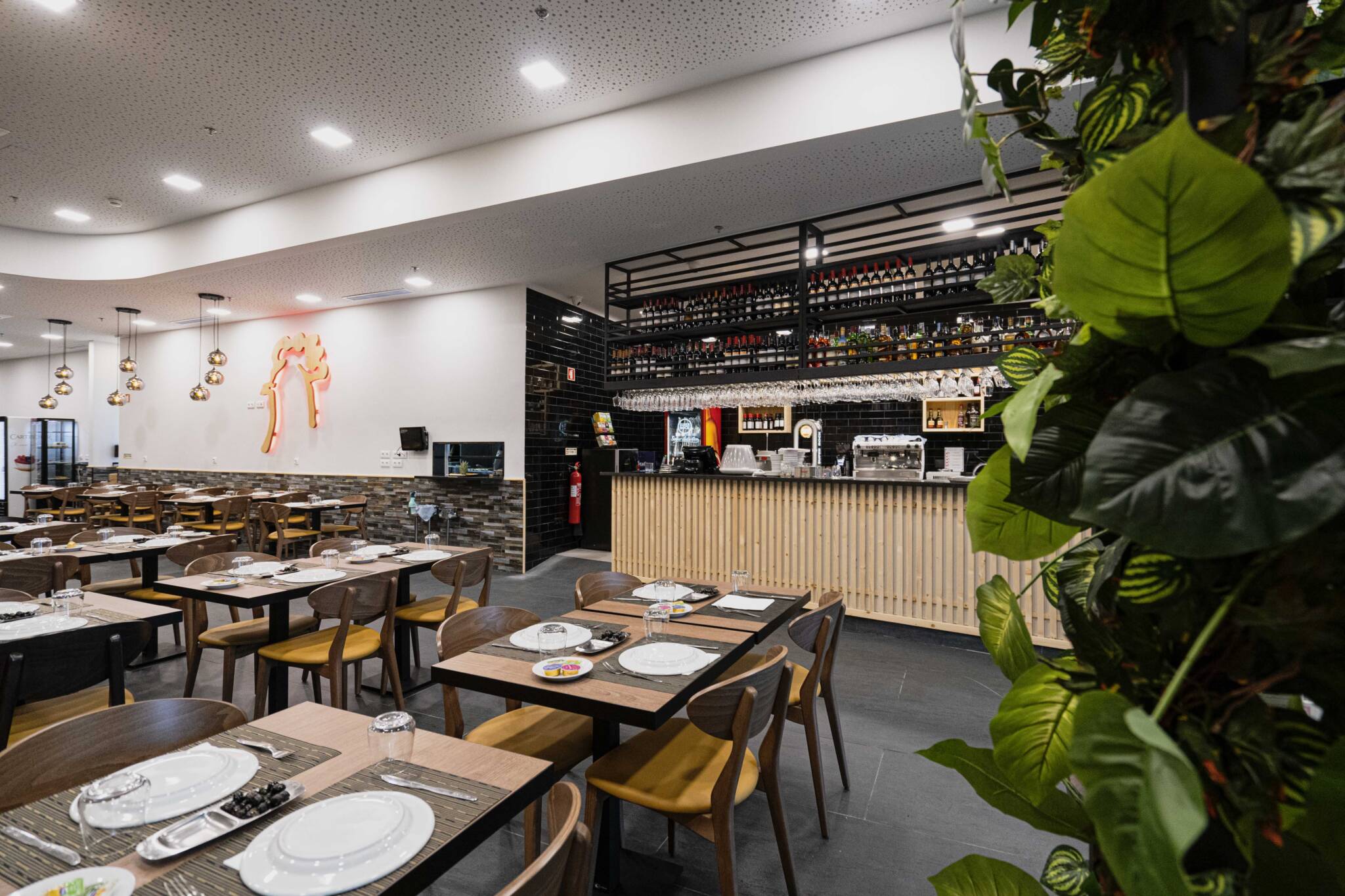 Sr. Frango da Guia renova imagem e traz novidades ao Colombo