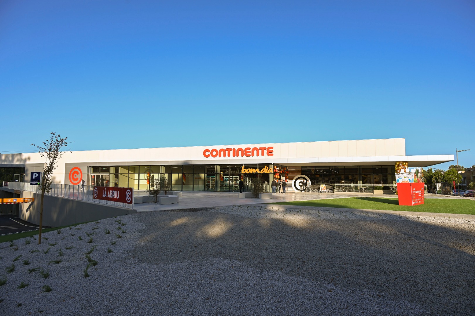 Nova Loja Continente Bom Dia Abre em Francelos, Vila Nova de Gaia