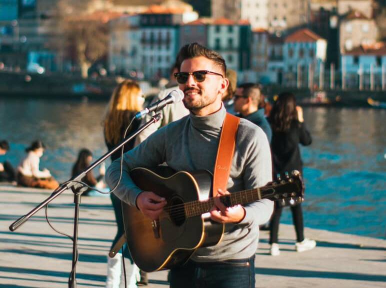 Serenata gratuita no Porto Sexta-feira de música ao vivo