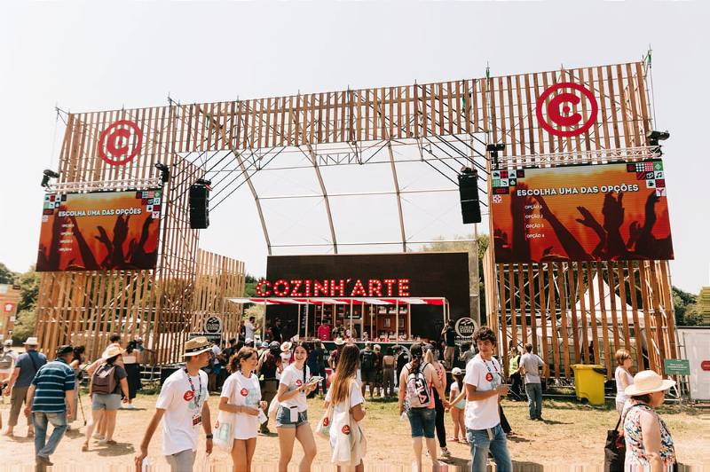 Chefs, m&uacute;sicos e influencers cozinham juntos no Palco Cozinh’arte do Festival da Comida Continente