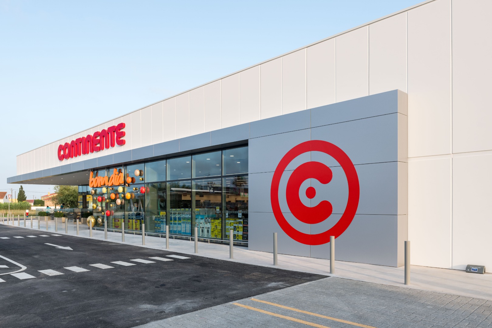 Continente Bom Dia Mira: Nova loja com 1550m&sup2; e carregamento para ve&iacute;culos el&eacute;tricos