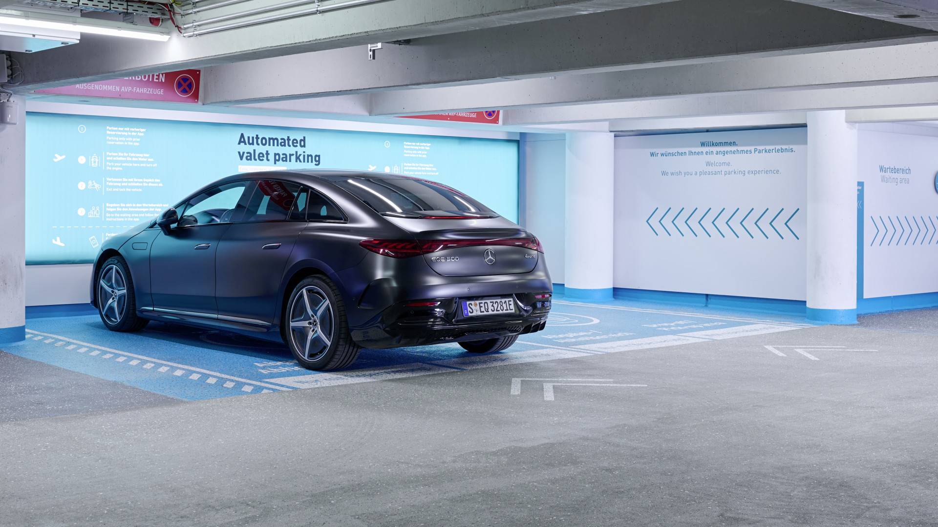 Estacionamento automatizado e sem condutor agora dispon&iacute;vel no EQE Limousine da Mercedes-Benz