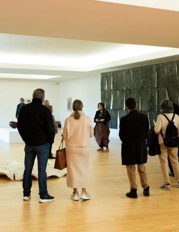 Visita com a Curadora e presen&ccedil;a da artista Cristina Ata&iacute;de