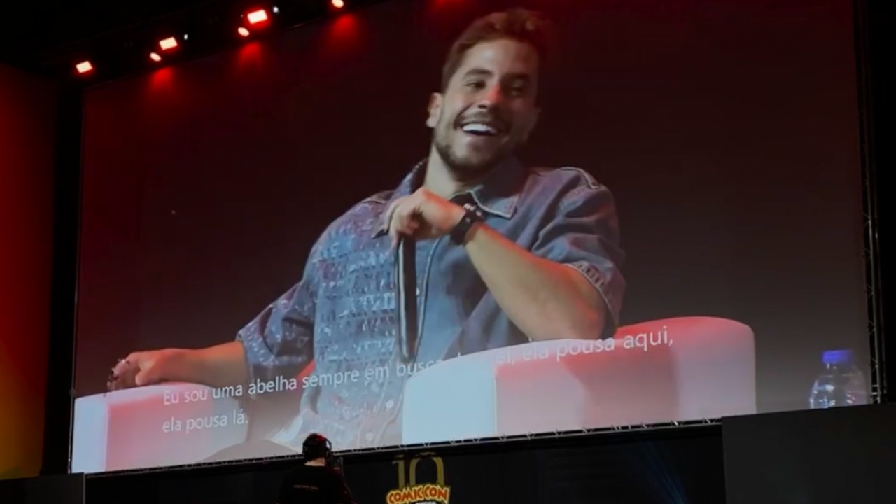 “Zz zz zz sou uma abelha”: Andr&eacute; Lamoglia canta sucesso de Clemente na Comic Con Portugal