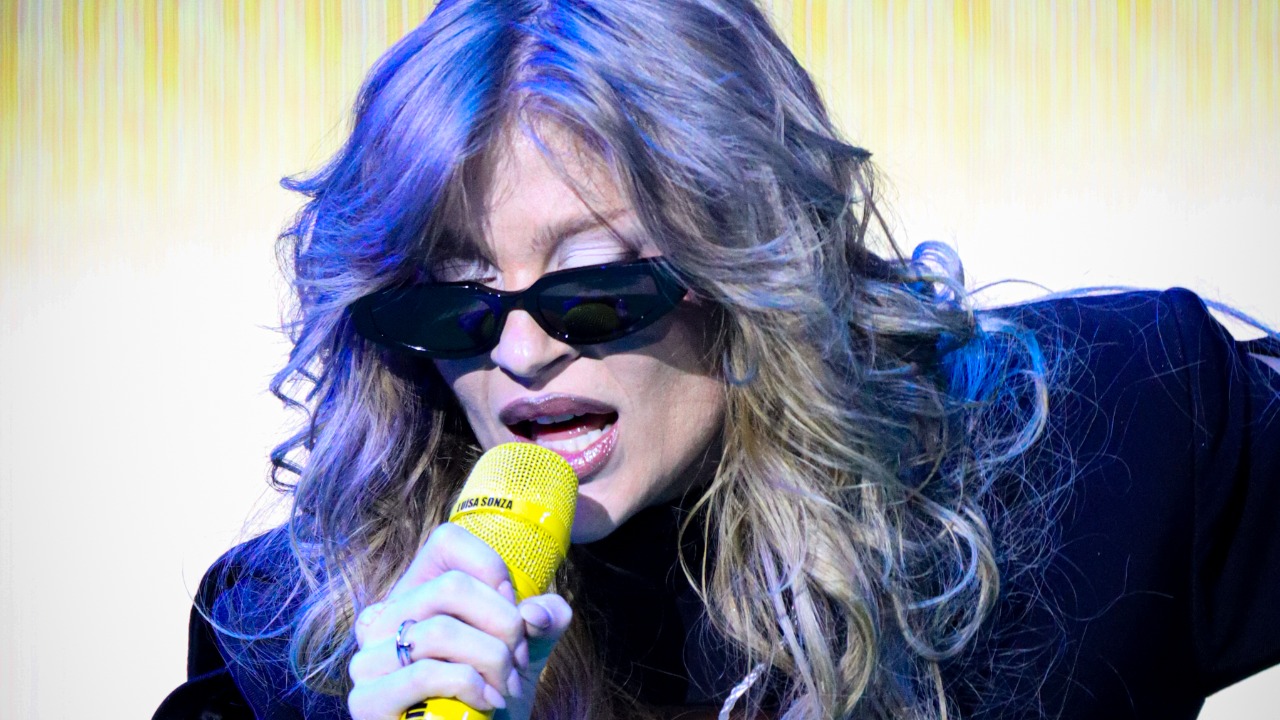 No Porto, Lu&iacute;sa Sonza fez parar a chuva e deixou multid&atilde;o a cantar cada verso