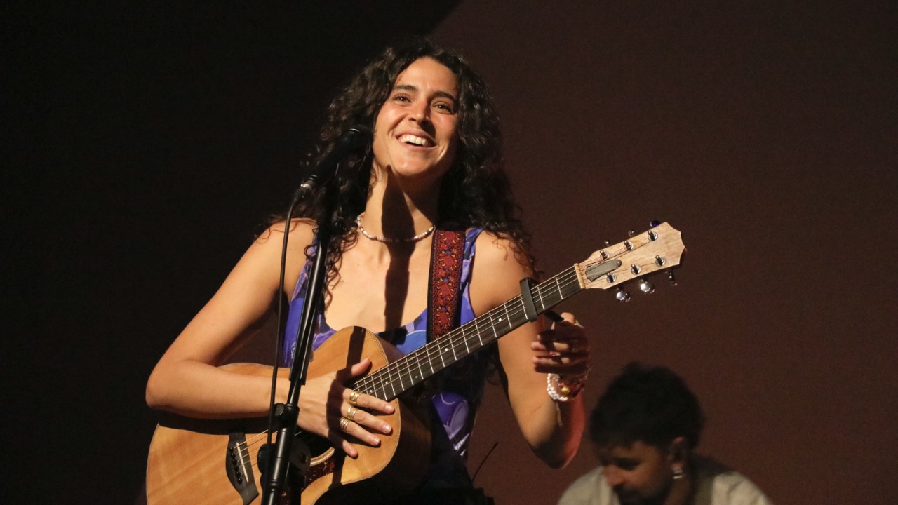 MARO no Coliseu: a noite em que o Porto foi o coro de uma saudade luminosa